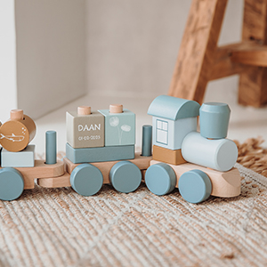 houten trein met naam